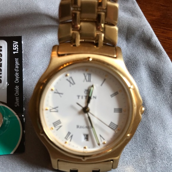 Titan watch - Picture 3 of 3